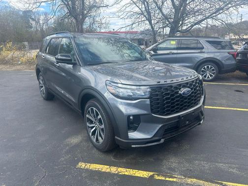 Carbonized Gray Metallic 2026 Ford Explorer ST-Line