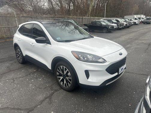 2020 Ford Escape SE