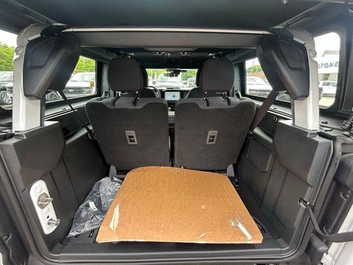 OXFORD WHITE 2026 Ford Bronco Base