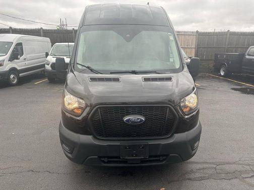 2022 Ford Transit-250 Base