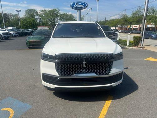 PRISTINE WHITE METALLIC 3C 2025 Lincoln Navigator Reserve