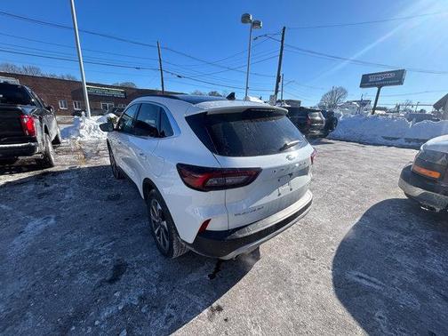 2025 Ford Escape Platinum