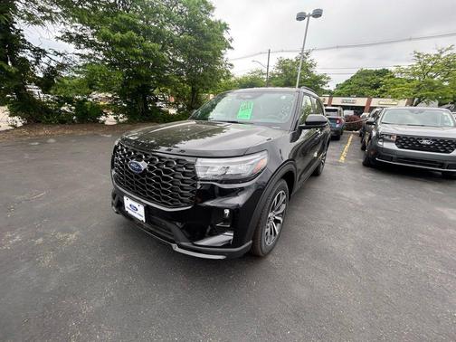 AGATE BLACK METALLIC 2026 Ford Explorer ST-Line