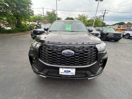 AGATE BLACK METALLIC 2026 Ford Explorer ST-Line