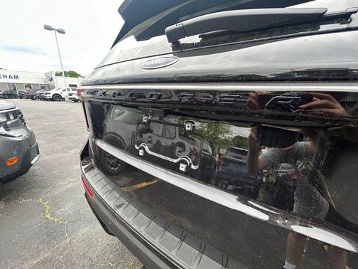 AGATE BLACK METALLIC 2026 Ford Explorer ST-Line
