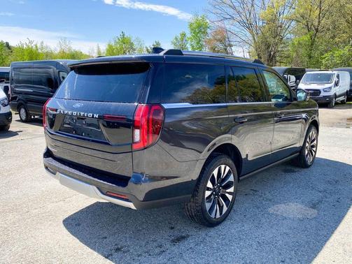 DARK MATTER GRAY METALLIC 2026 Ford Expedition Platinum