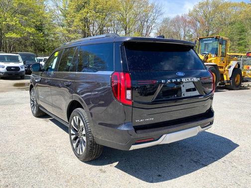 DARK MATTER GRAY METALLIC 2026 Ford Expedition Platinum
