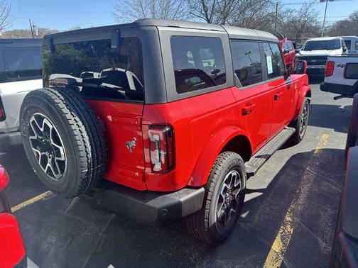 2024 Ford Bronco Outer Banks