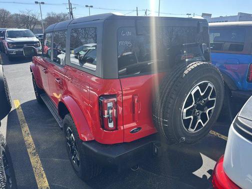 2024 Ford Bronco Outer Banks
