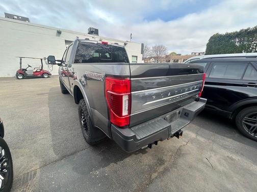 CARBONIZED GRAY 2022 Ford F-350 Platinum