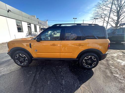 CYBER ORANGE METALLIC TC 2022 Ford Bronco Sport Outer Banks