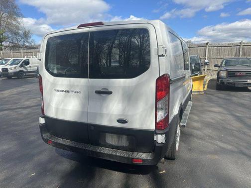 2022 Ford Transit-250 Base