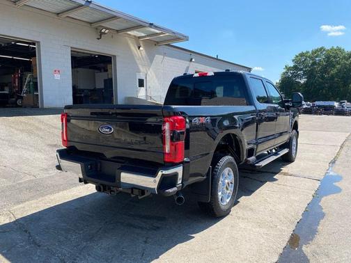 Agate Black Metallic 2026 Ford F-350 XLT