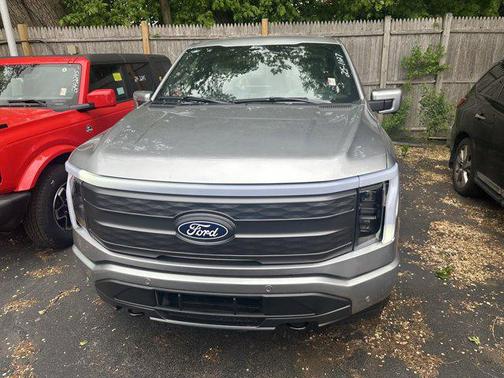 2025 Ford F-150 Lightning LARIAT