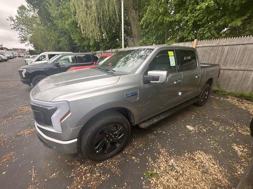 2025 Ford F-150 Lightning LARIAT