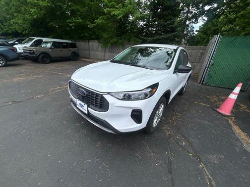 OXFORD WHITE 2024 Ford Escape Active