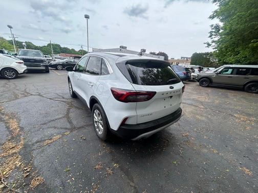 OXFORD WHITE 2024 Ford Escape Active