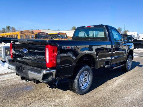 AGATE BLACK 2026 Ford F-350 XL