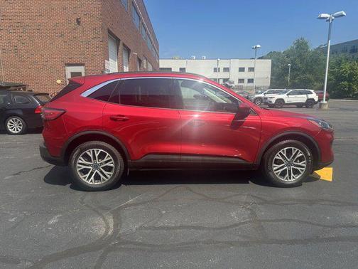 2021 Ford Escape SEL