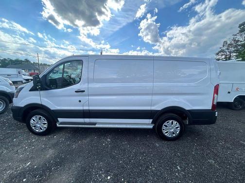 OXFORD WHITE 2025 Ford Transit-250 Base