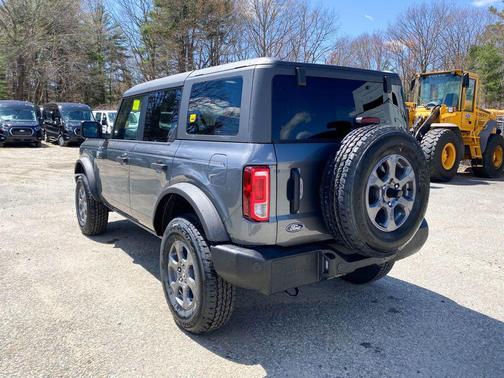 Carbonized Gray Metallic 2026 Ford Bronco Big Bend