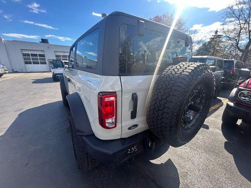 DESERT SAND 2025 Ford Bronco Base
