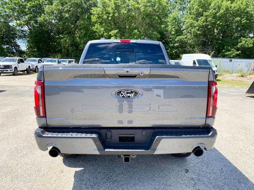 CARBONIZED GRAY METALLIC 2026 Ford F-150 Lariat
