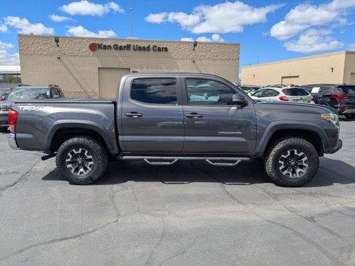 2017 Toyota Tacoma SR5