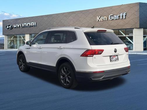 Pure White 2022 Volkswagen Tiguan 2.0T SE