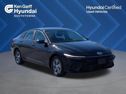2024 Hyundai ELANTRA SE