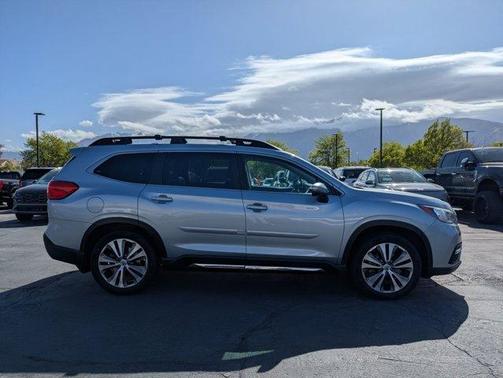 Ice Silver Metallic 2020 Subaru Ascent Limited 8-Passenger
