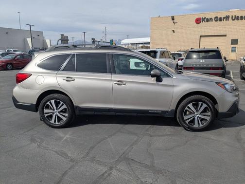 Tungsten Metallic 2019 Subaru Outback 2.5i Limited