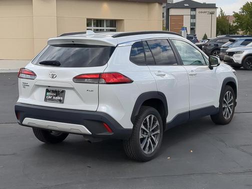 2023 Toyota Corolla Cross XLE