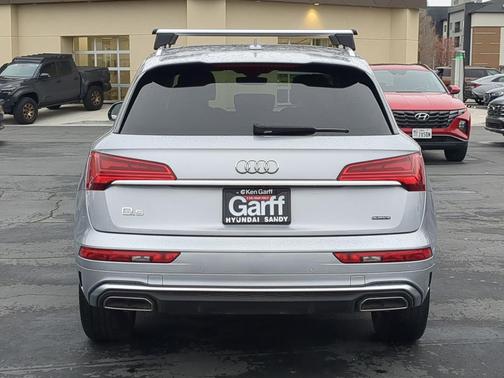 2024 Audi Q5 45 S line quattro Premium