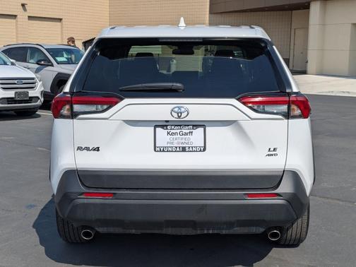 2024 Toyota RAV4 LE