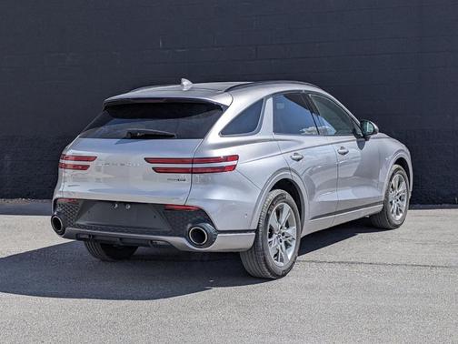 Photo 3 of 28 of 2022 Genesis GV70 3.5T Sport