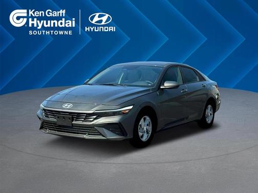 2025 Hyundai ELANTRA SE