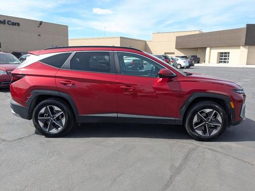 Red 2025 Hyundai TUCSON SEL