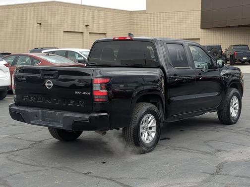 2024 Nissan Frontier SV