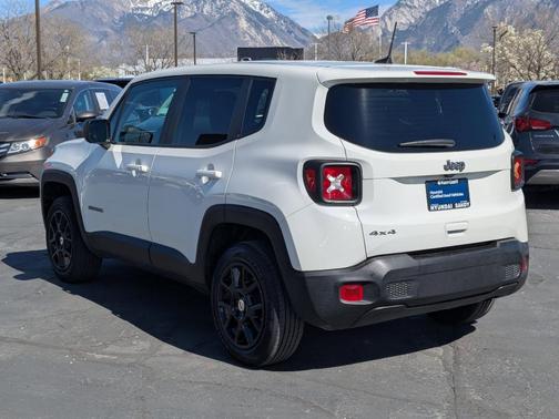 Alpine White Clearcoat 2023 Jeep Renegade Latitude