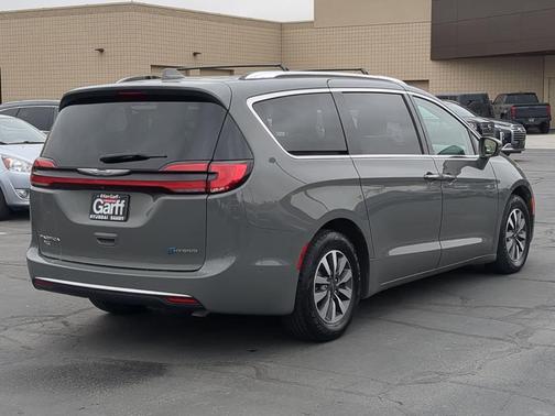 2021 Chrysler Pacifica Hybrid Touring L