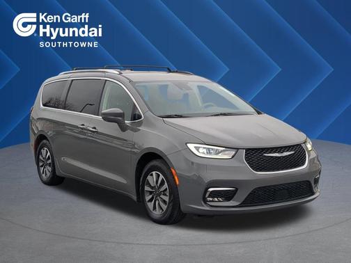 2021 Chrysler Pacifica Hybrid Touring L