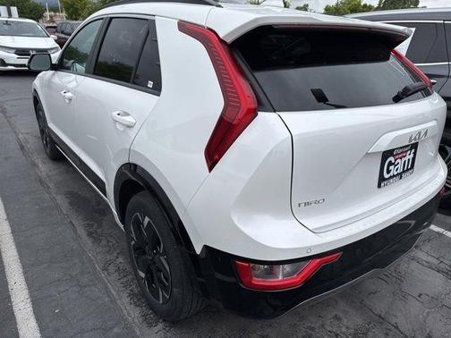 Snow White Pearl 2024 Kia Niro EV Wind