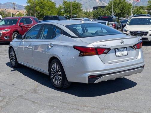Brilliant Silver Metallic 2024 Nissan Altima 2.5 SV