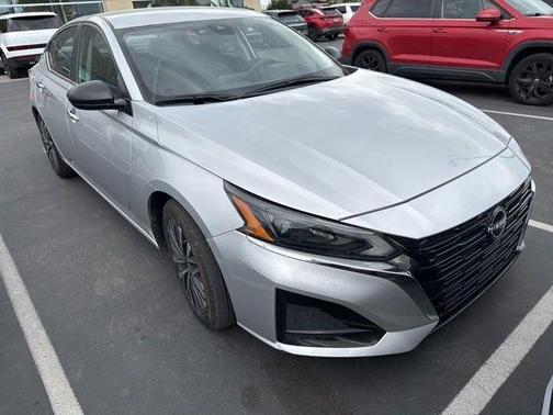 Brilliant Silver Metallic 2024 Nissan Altima 2.5 SV