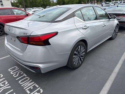 Brilliant Silver Metallic 2024 Nissan Altima 2.5 SV