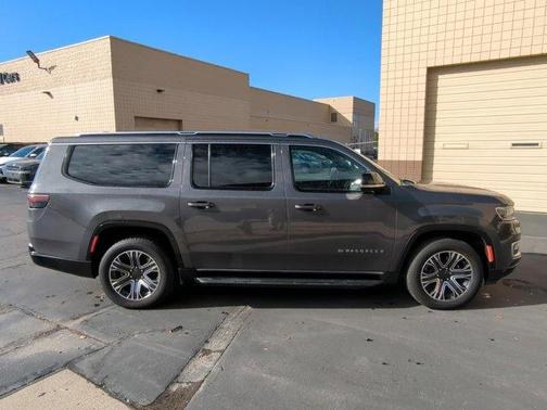 2024 Jeep Wagoneer L Series II