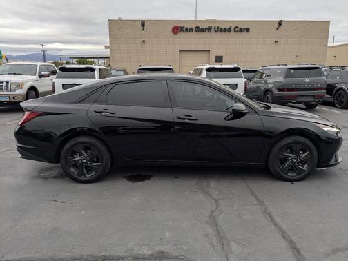 Phantom Black 2022 Hyundai ELANTRA HEV Blue
