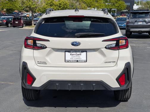 Crystal White Pearl 2025 Subaru Crosstrek Premium