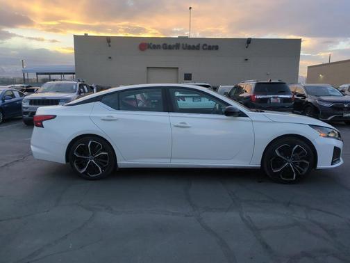 2024 Nissan Altima 2.5 SR